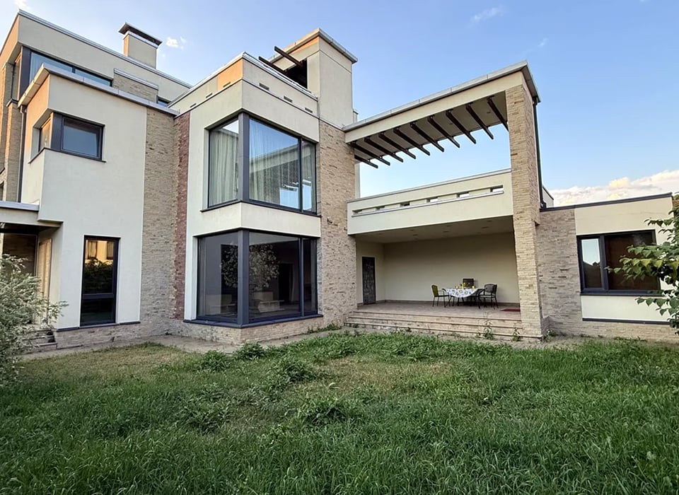 П’ятикімнатний будинок